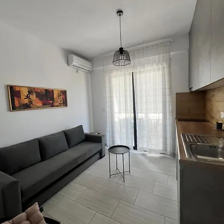 Center Apartment *