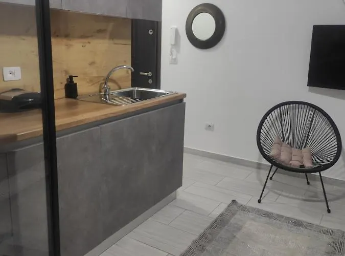 Center Apartment Himare