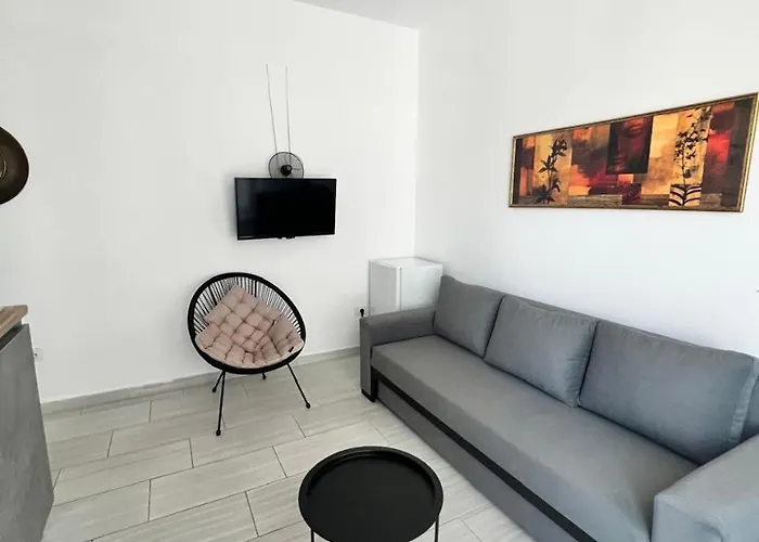 Apartment Center Himare